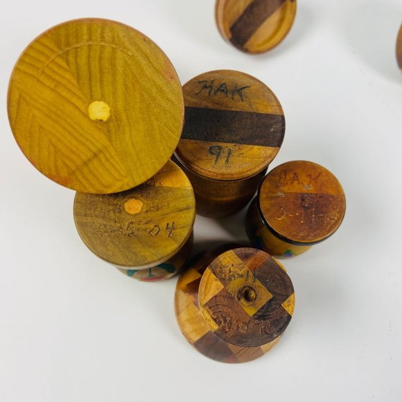 Unique 5 Wooden Handmade Urns 4" to 5 3/4" Tall some Signed - Picture 7 of 10